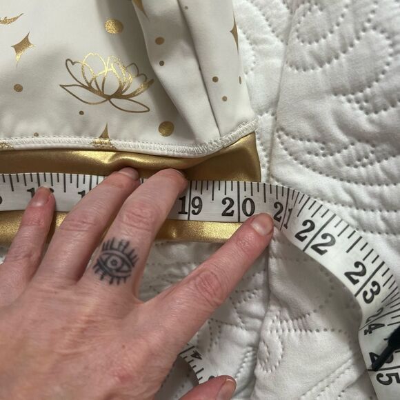 NWOT Disney's Aladdin Sports Bra Size
Visit 2x Bras - Picture 4 of 11